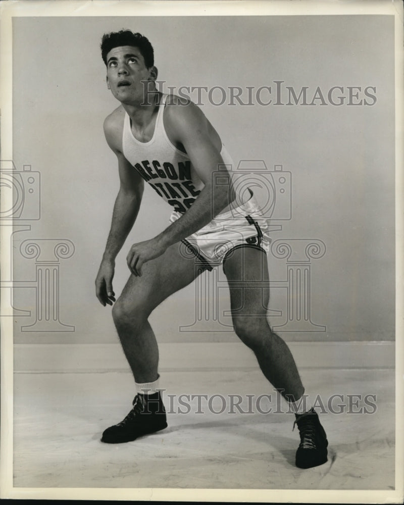 1942 Press Photo Oregon State basketball center John Mandic - nes35258 - Historic Images