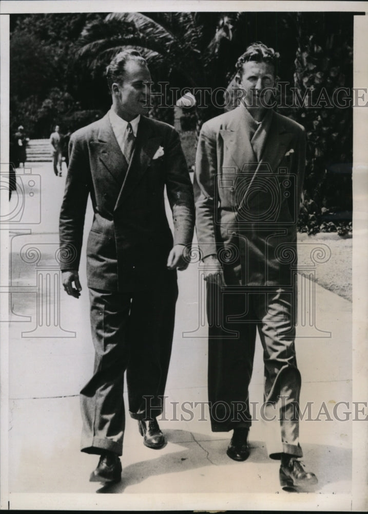 1938 Press Photo Gene Mako &amp; Donald Budge in Paris for French Doubles tennis - Historic Images