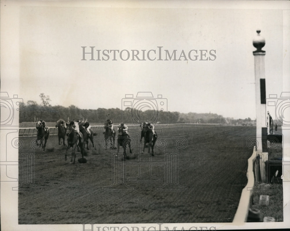 1939 Press Photo WD Wright on Perida, R Workman on Us at Belmont Park NY- Historic Images