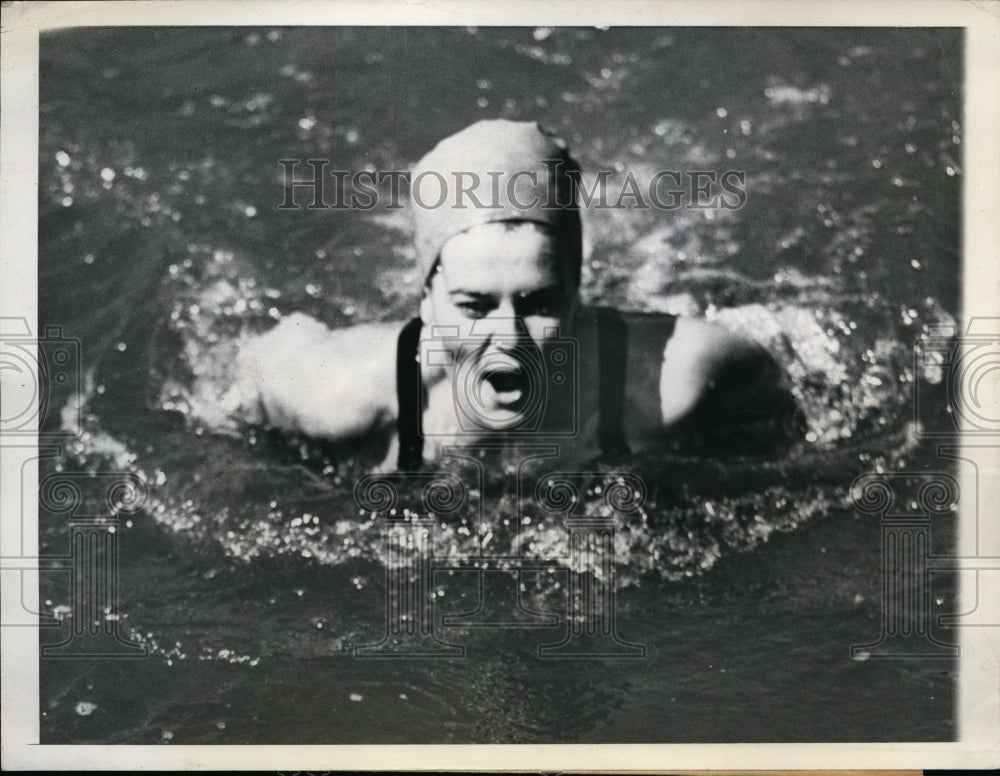 1943 Press Photo Jane Dillard in 100 meter breaststroke at Indiana AAU swim - Historic Images