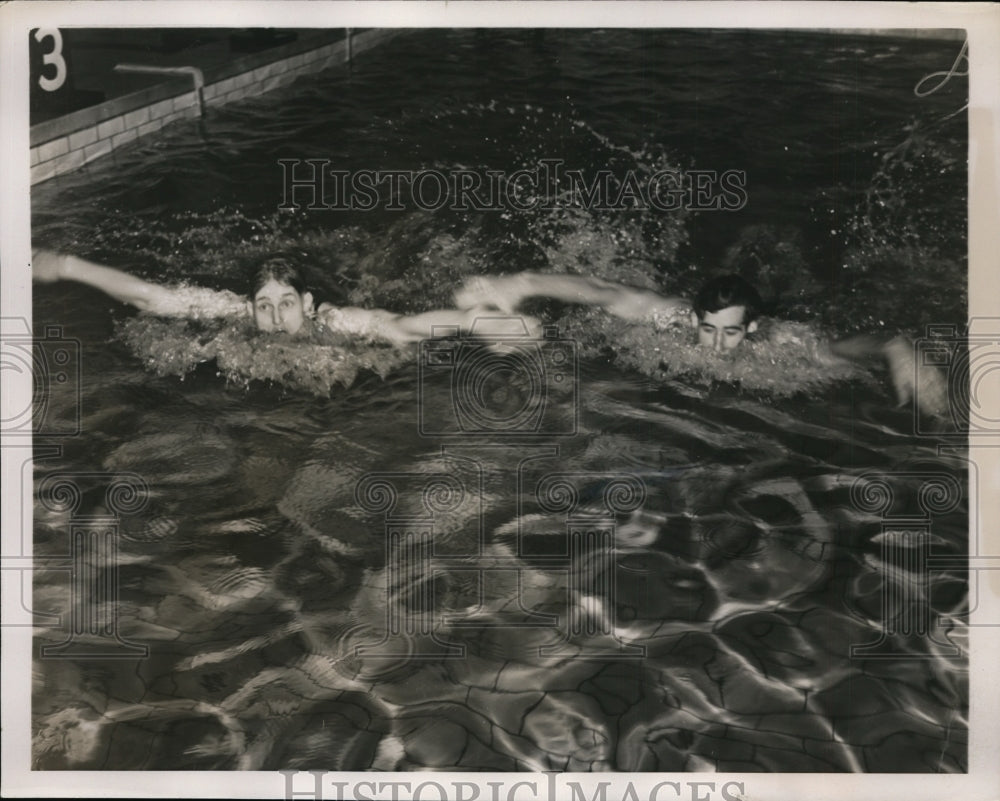 1940 Press Photo Hubert Wager, Albert Vande Weghe in 300 yard medley swim - Historic Images