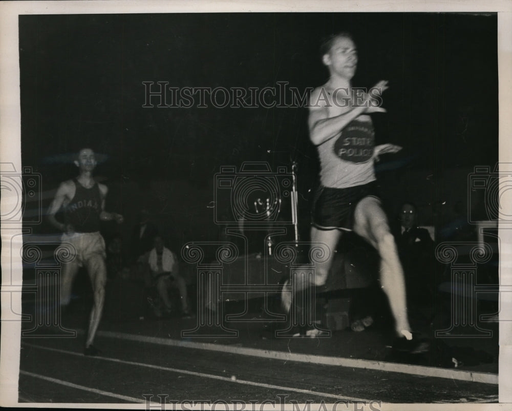 1939 Press Photo Don Lash wins 2 mile race vs Thomas Deckard at Boston MA - Historic Images