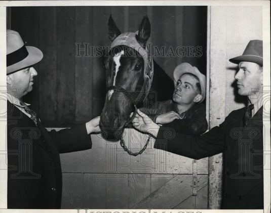 1937 Press Photo Heelfly & vets Dr LJ Book, Dr GE Peters at Santa Anita Ca - Historic Images