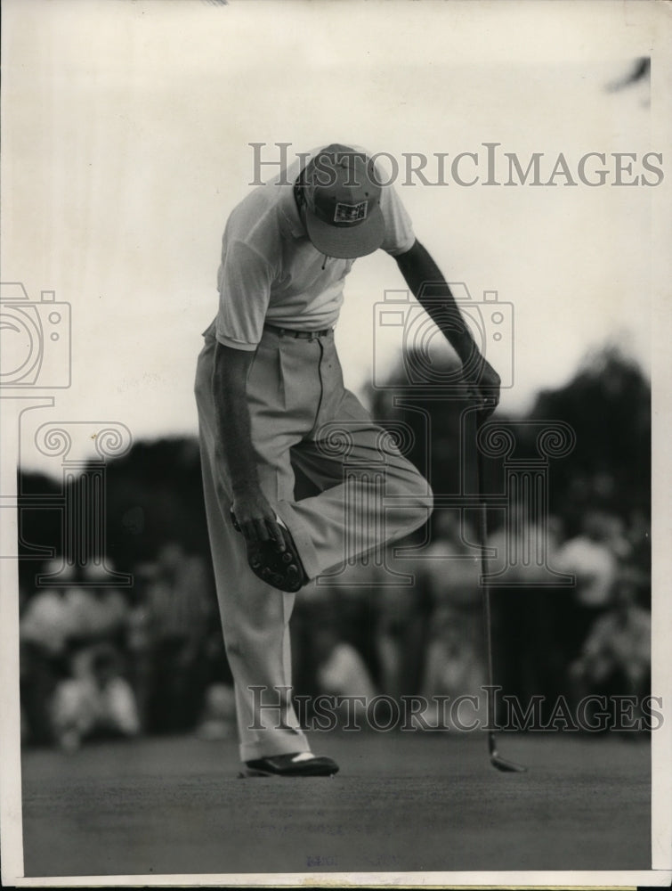 1956 Press Photo Dr Cary Middlecoff at World Championship golf at Niles Ill - Historic Images