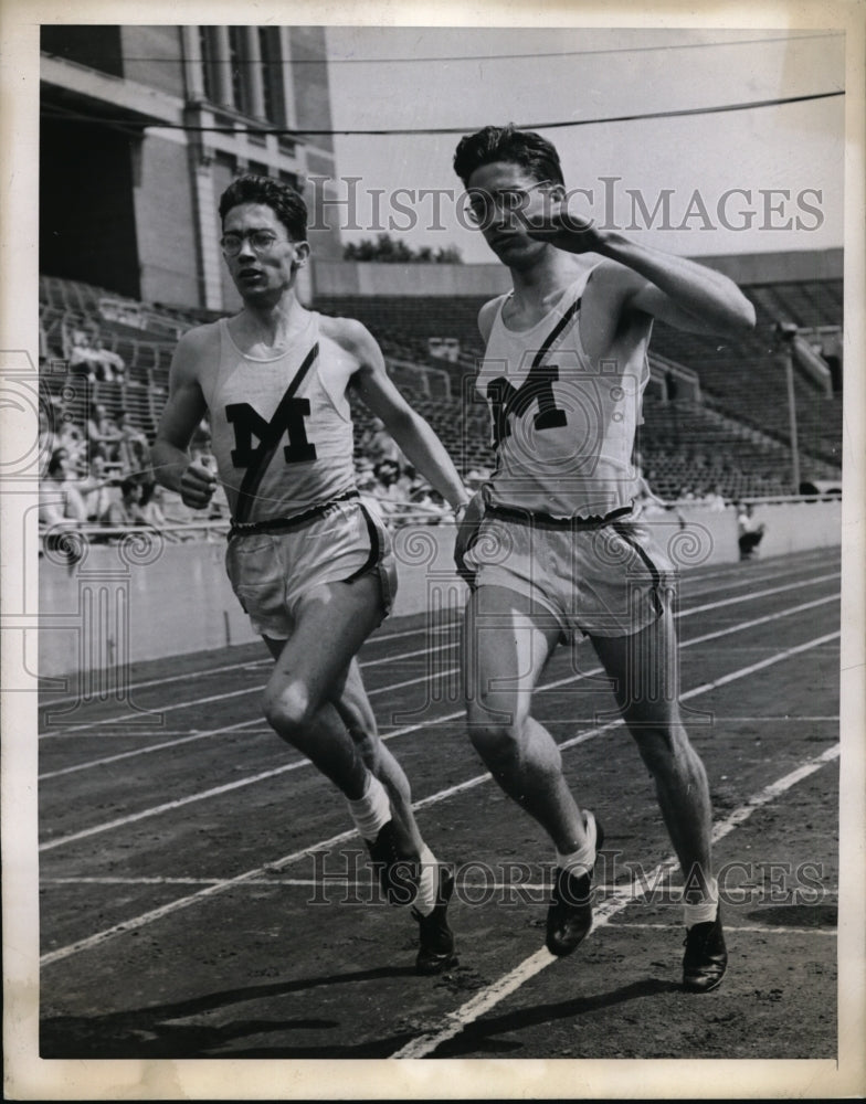 1944 Press Photo Bob &amp; Ross Hume at Western conference track meet in Champaign- Historic Images