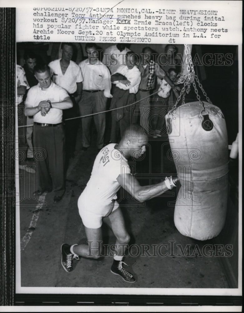 1957 Press Photo Tony Anthony training for bout vs Archie Moore in LA - Historic Images