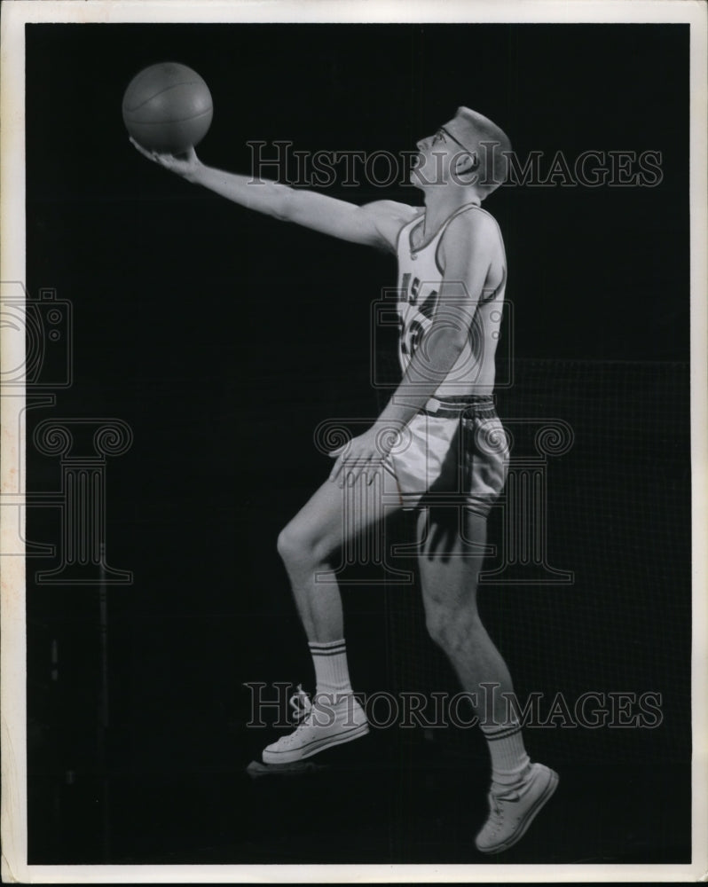 1958 Press Photo Kansas basketball player Bob Billings in action - nes39807 - Historic Images