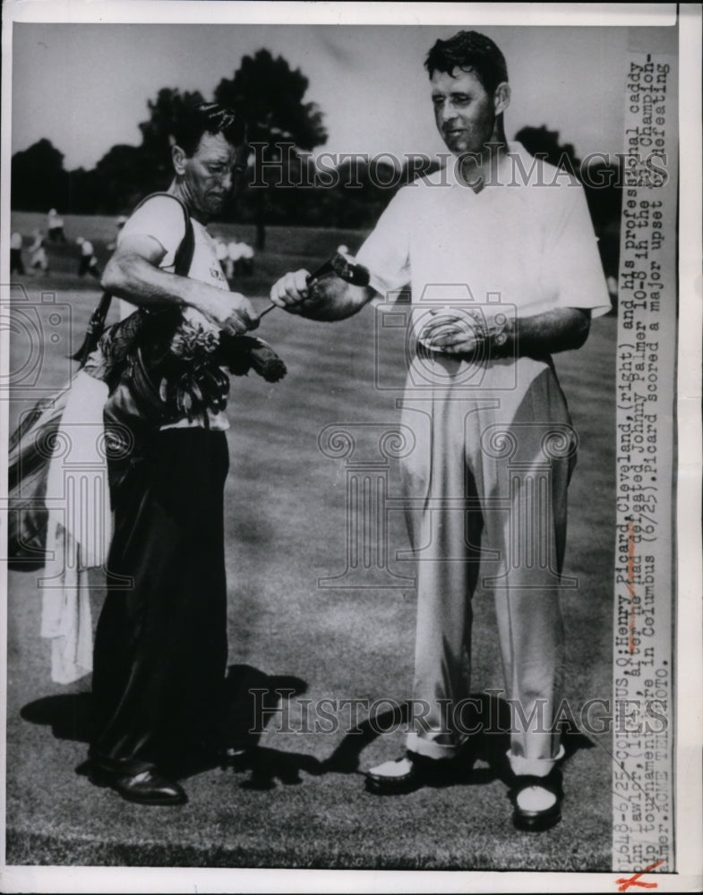 1950 Press Photo Henry Picard &amp; caddy John Lawlor in PGA Championship - Historic Images