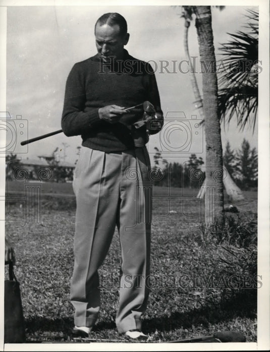 1937 Press Photo Leo Diegel at the Miami Biltmore Golf Open in Florida - Historic Images