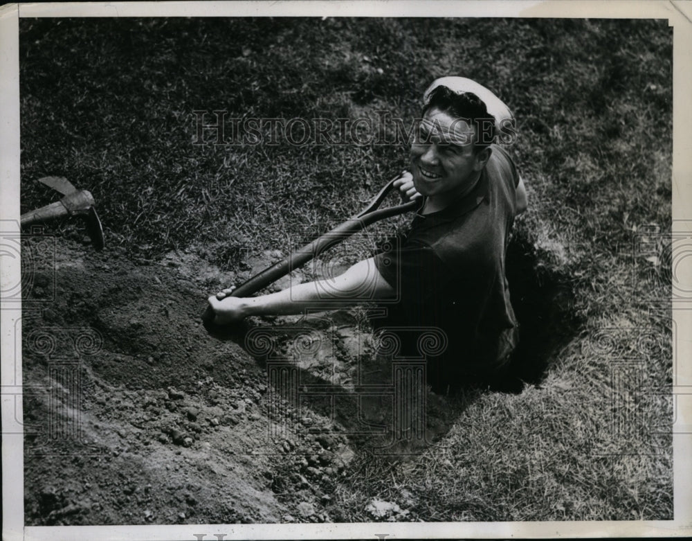 1934 Press Photo Jimmy McLarnin at boxing traing for bout vs Barney Ross - Historic Images