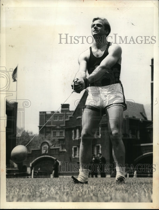 1941 Press Photo Vincent Carpenter hammer throw 168' 11" at Penn Relays - Historic Images