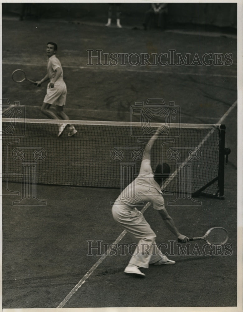 1939 Press Photo Bobby Riggs vs Edward Alldo at National tennis Forest Hills NY - Historic Images