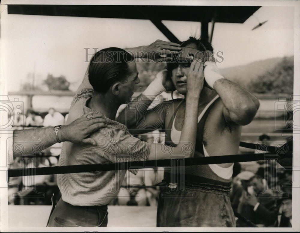 1936 Press Photo Jack Sharkey in ring with sparring partners at training- Historic Images