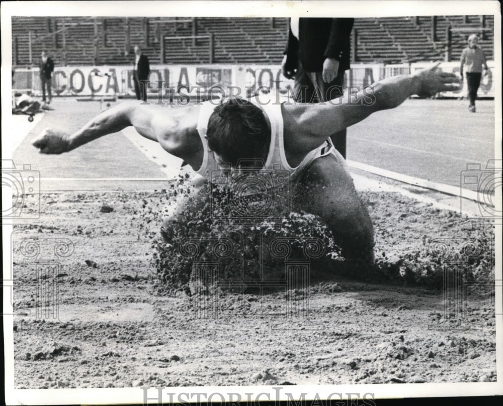 1972 Press Photo Belgian long jumper F Herbrand at Brussels stadium - nes42699- Historic Images