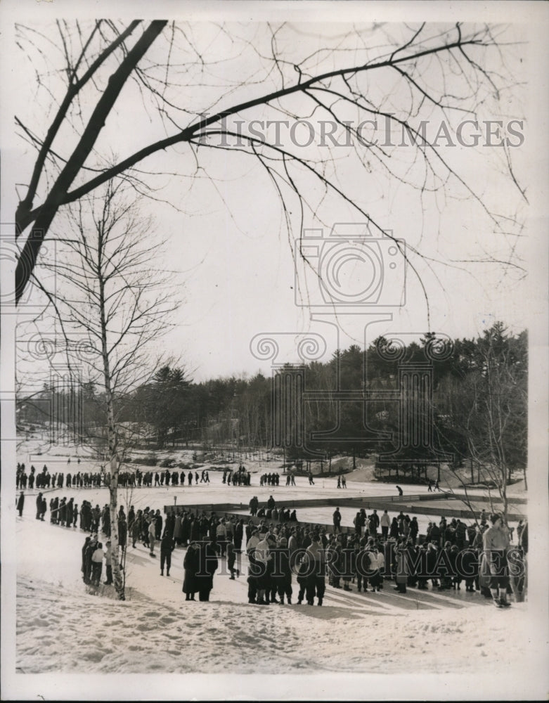 1938 Press Photo Dartmouth Winter Carnival skating races in Hanover NH- Historic Images