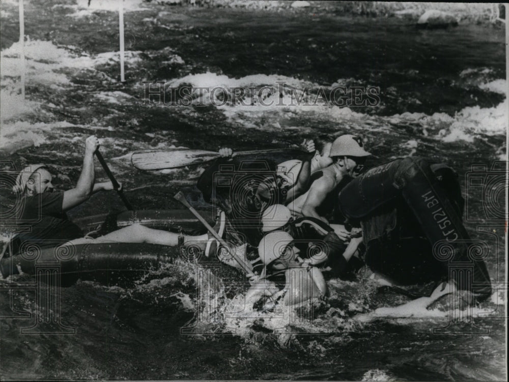 1966 Press Photo Kern River California white water rafters capsize - nes43552 - Historic Images