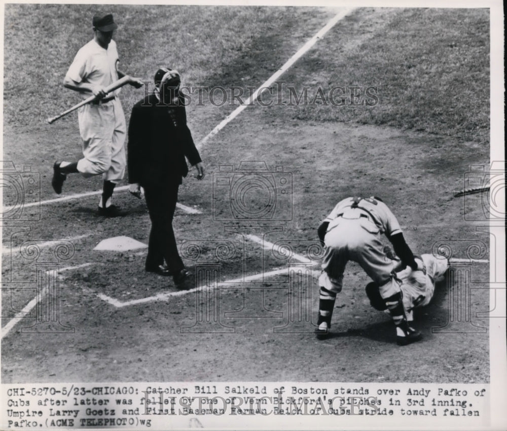 1949 Press Photo Red Sox Bill Salkeld vs Cubs Andy Pafko hit by pitch - Historic Images