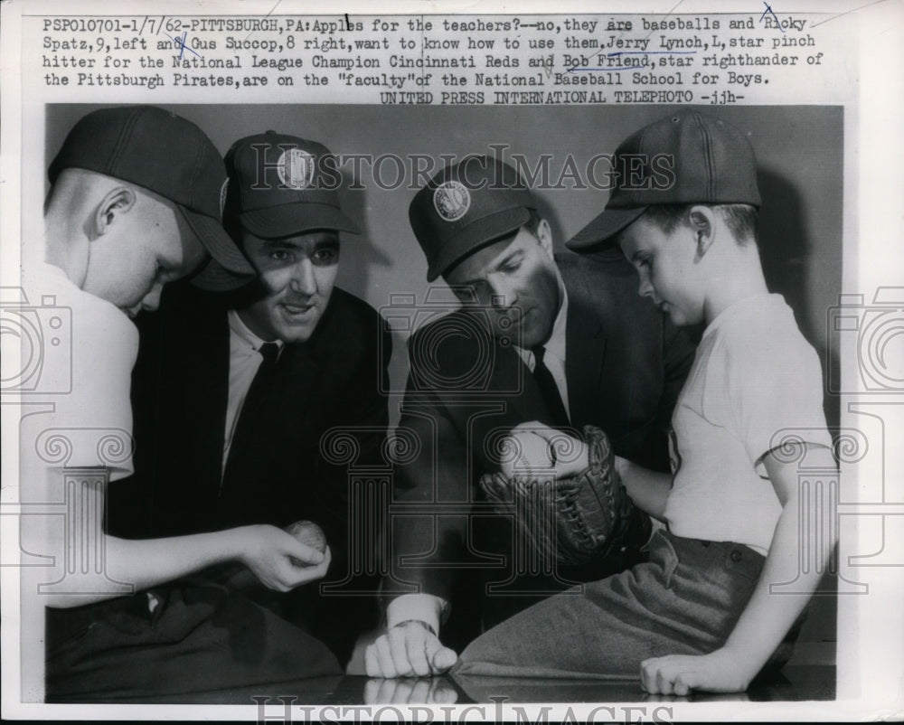 1962 Press Photo Pirates Bob Friend, Ricky Spatz, Gus Schoop age 8 - nes43723 - Historic Images