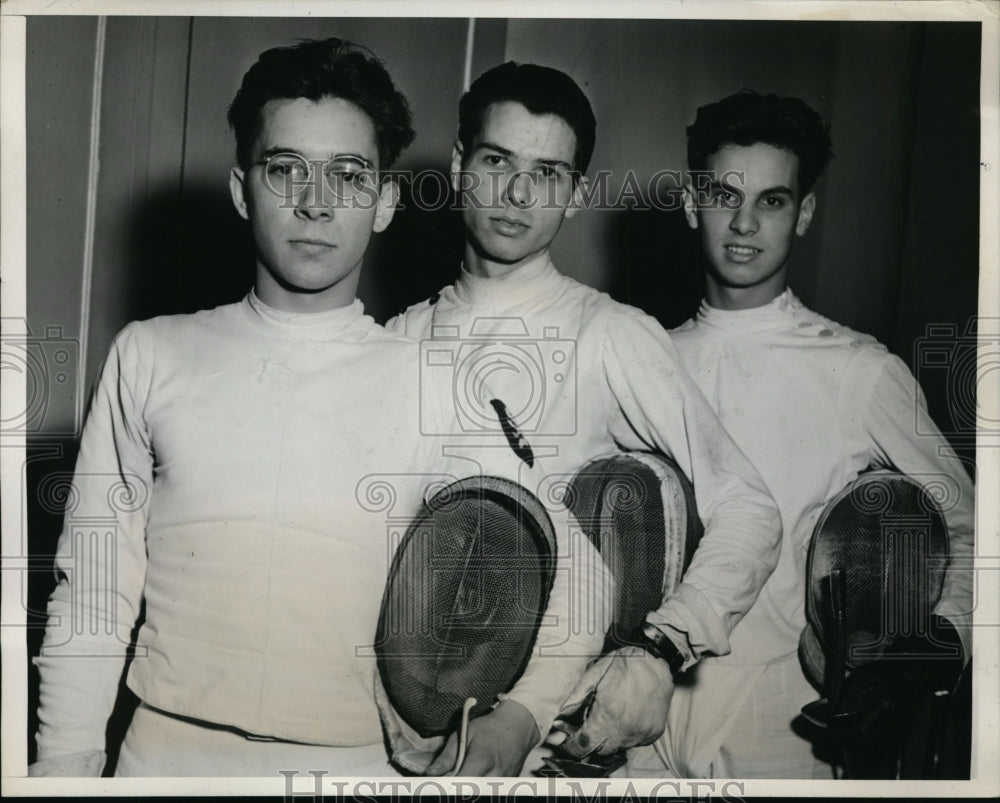 1940 Press Photo Seton High Prep fencers Louis Massxoi, John Owen, Al Subly- Historic Images