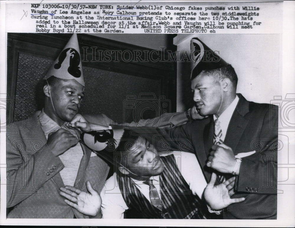 1957 Press Photo Spider Webb, Willie Vaughn &amp; Roty Calhoun in NYC for a bout- Historic Images