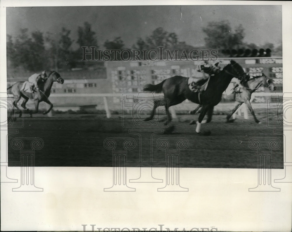 1937 Press Photo Brown Jade wins at Santa Anita track in California - nes43908 - Historic Images