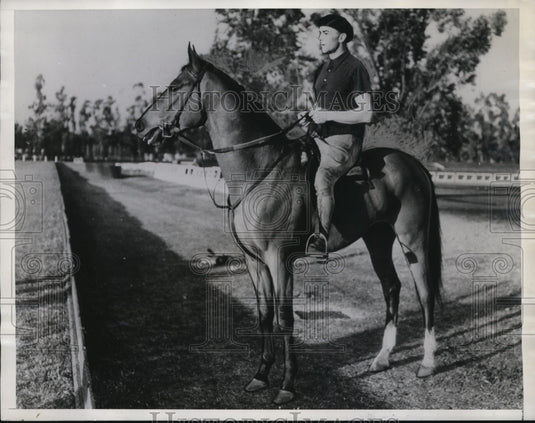 1936 Press Photo Art Perkins horse Grand Opera trained for polo or jumping - Historic Images
