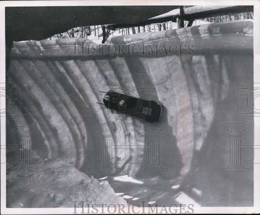 Press Photo Big Shady curve of bobsled track with 4-7 Gs of pull - nes45129 - Historic Images