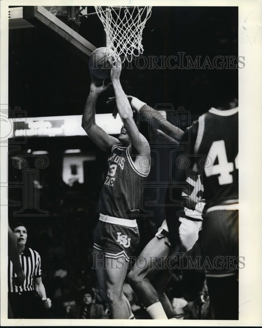 1981 Press Photo Illinois State's Rick Lamb vs De Paul at basketball - nes45339- Historic Images