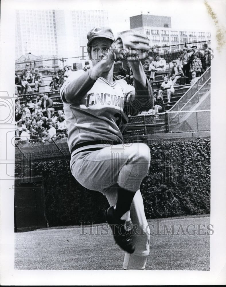 1974 Press Photo Don Gulleti of Cinncinati Reds pitching - nes45866 - Historic Images