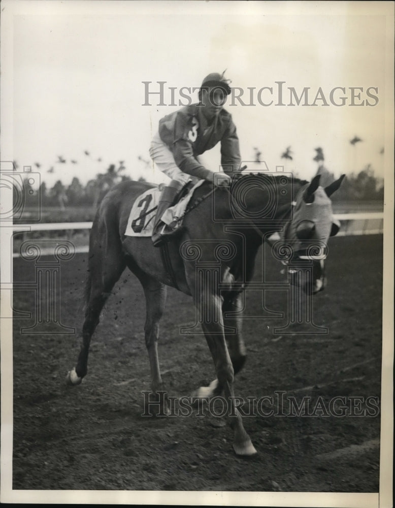 1934 Press Photo Jockey R Jones on Crowning Glory at Hialeah Park Florida - Historic Images