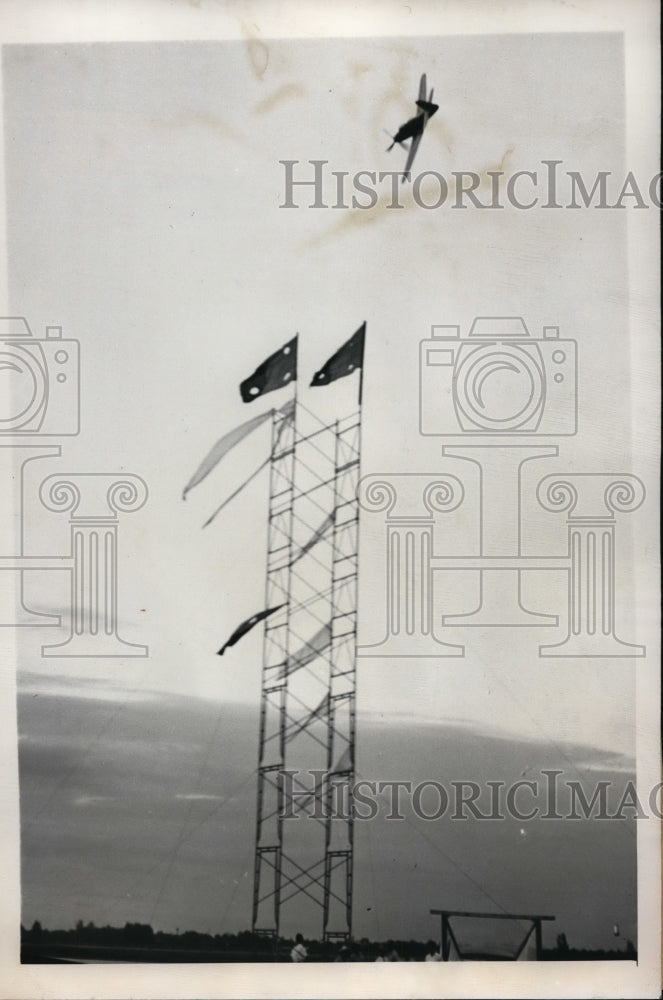 1947 Press Photo Miami Florida All American Air Manuevers Paul Penrose flys - Historic Images