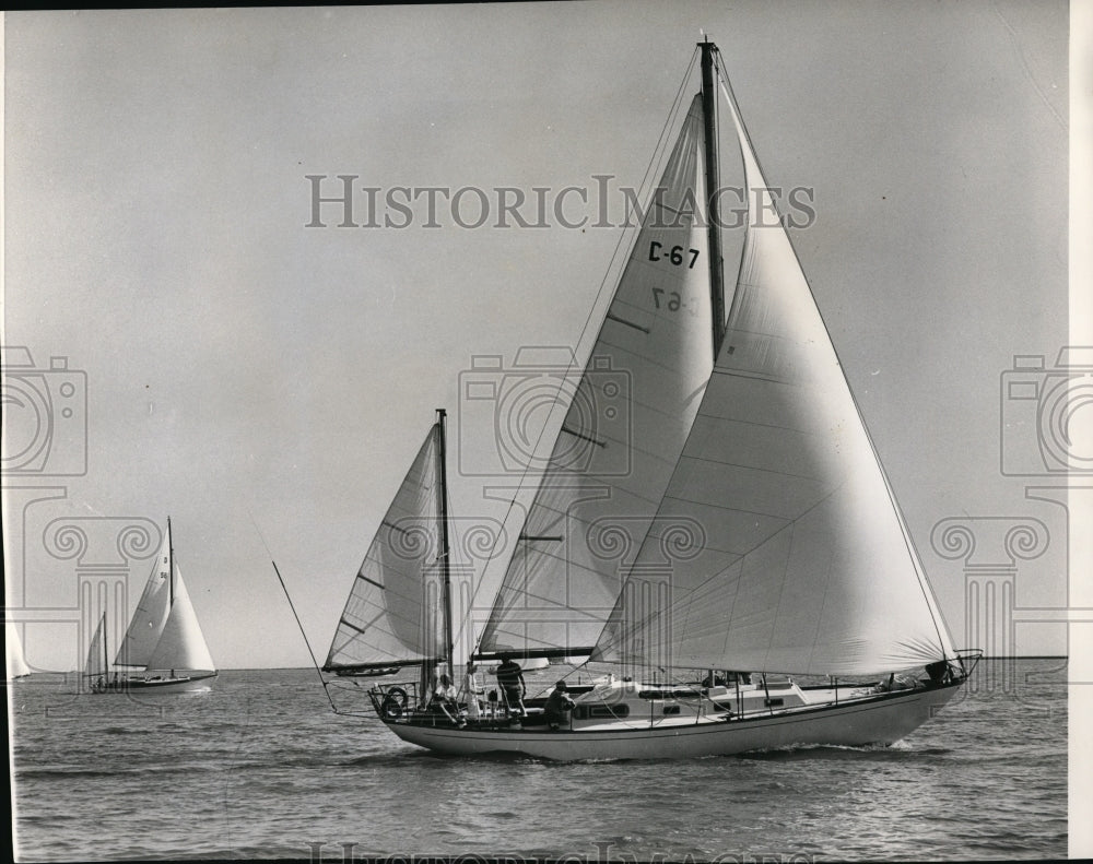 1961 Press Photo The Bantu in crusing dicision race on Lake Michigan - Historic Images