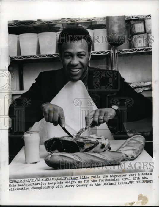 1968 Press Photo Jimmy Ellis boxer at training for Jerry Quarry bout - nes46136- Historic Images