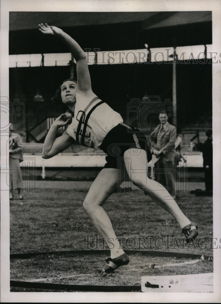 1936 Press Photo Miss B Stryl of South Africa at shotput Olympic tryouts London - Historic Images