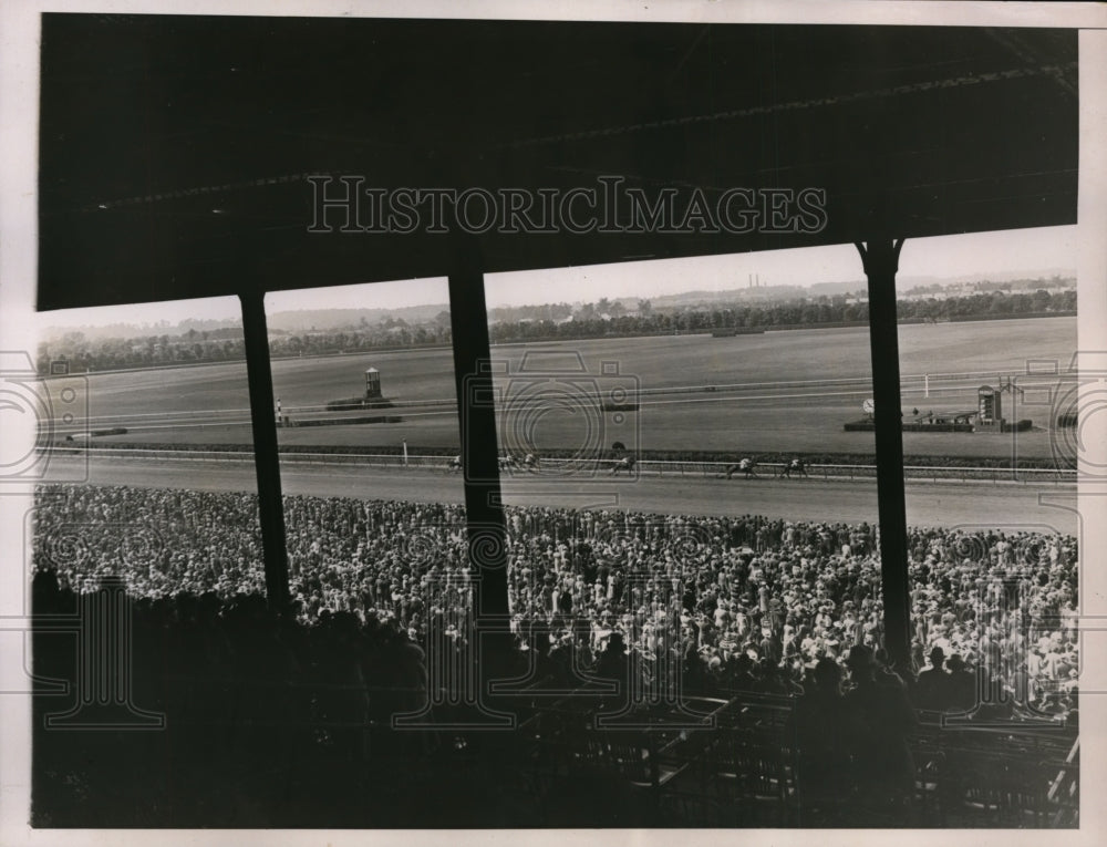 1936 Press Photo Crowds at Belmont Park NY as Hanford wins on Fair Stein - Historic Images