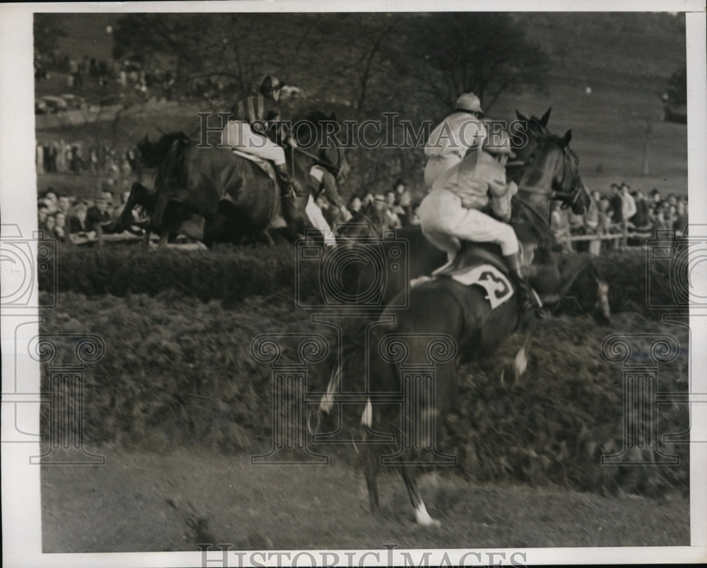 1938 Press Photo Holmdel Steeplechase at Monmouth NJ Bog Rebel wins - Historic Images