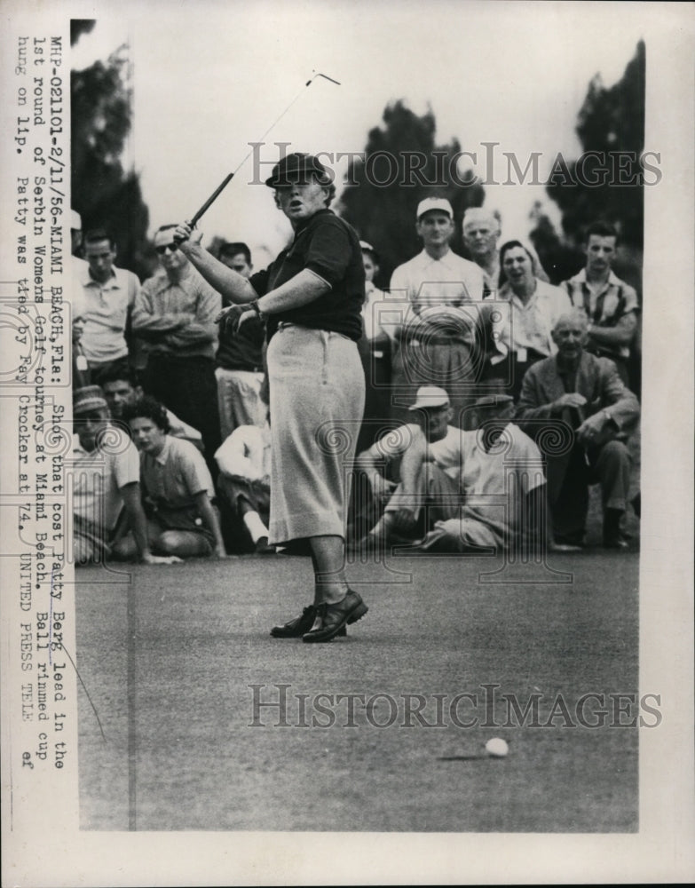 1956 Press Photo Patty Berg leads Serbin Women&#39;s Golf tournament in Miami Beach - Historic Images