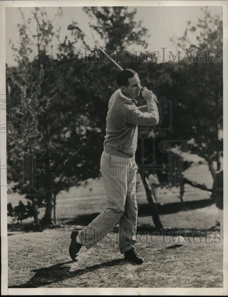 1933 Press Photo HE McCamey at Bermuda Belmont Hotel golf course in Xmas tourny - Historic Images