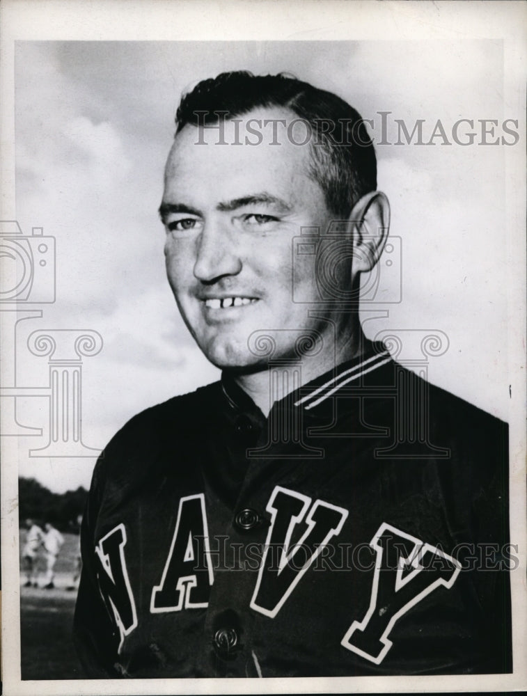 1944 Press Photo Lt Raymond W Ducky Pond USNR varsity football coach - Historic Images