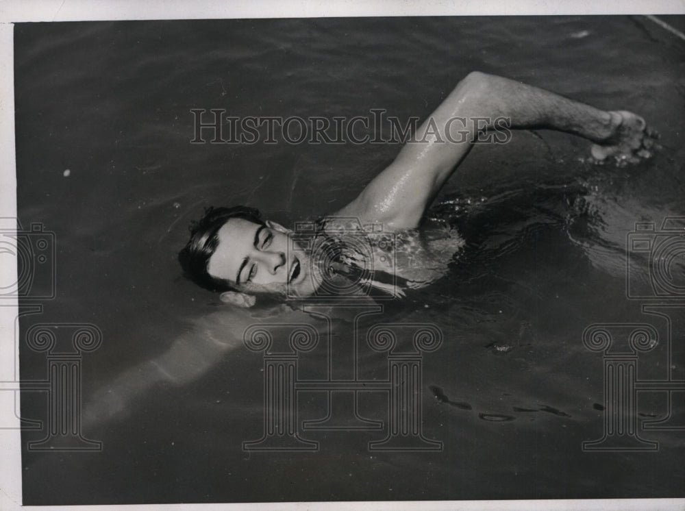 1937 Press Photo Ralph Flanagan NAAU swim &amp; dive meet 1000 yard swim - nes48835 - Historic Images