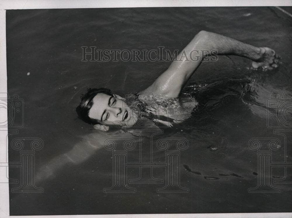 1937 Press Photo Ralph Flanagan NAAU swim & dive meet 1000 yard swim - nes48835 - Historic Images