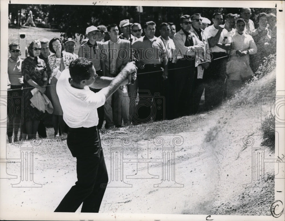 1963 Press Photo Tony Lema in sand trap in golf tournament - Historic Images