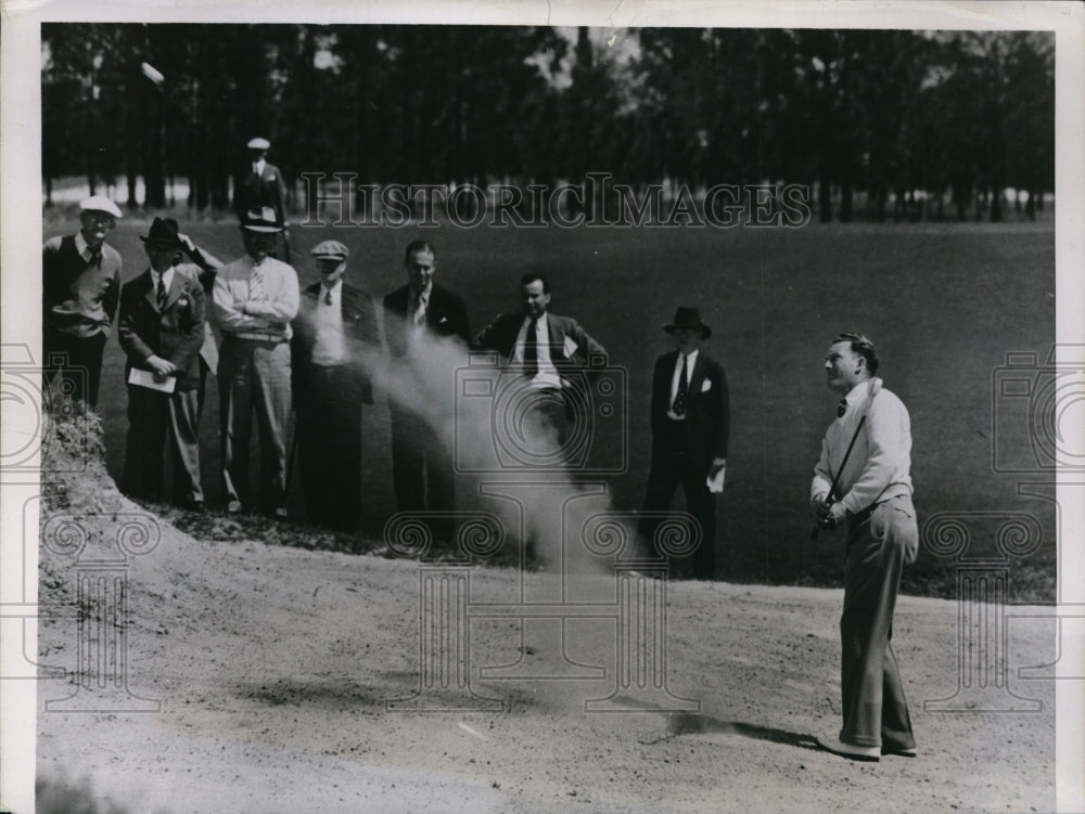 1938 Press Photo Jimmy Hines in sand at North & South Open Pinehurst NC - Historic Images