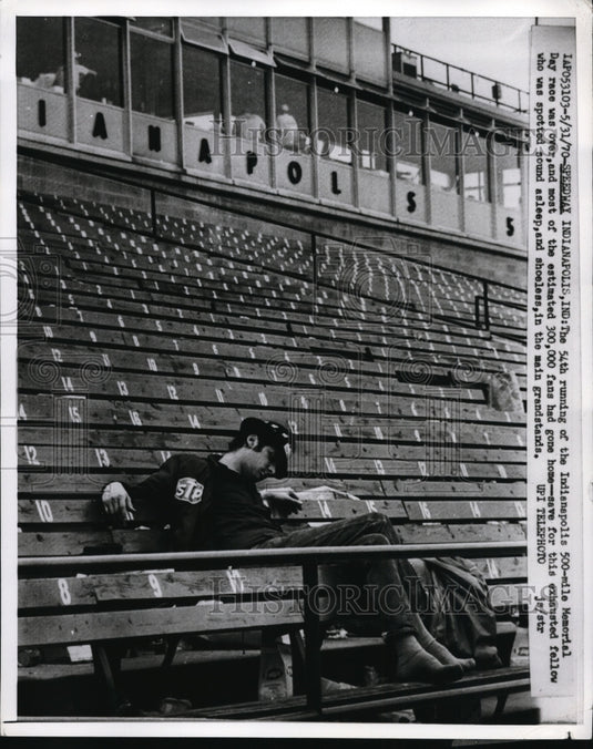 1970 Press Photo Indianapolis Speedway fan sleeps in grandstands - nes49464 - Historic Images
