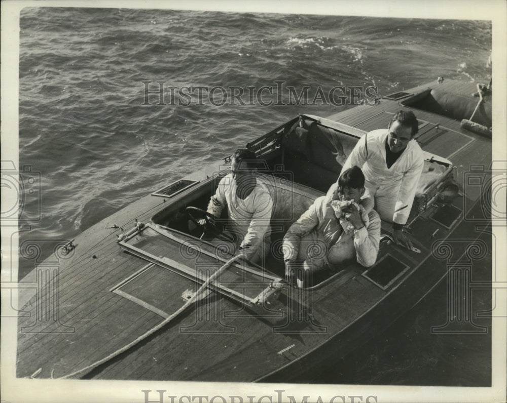 1936 Press Photo The Delphine VIII with McKenzie driving after race crash- Historic Images