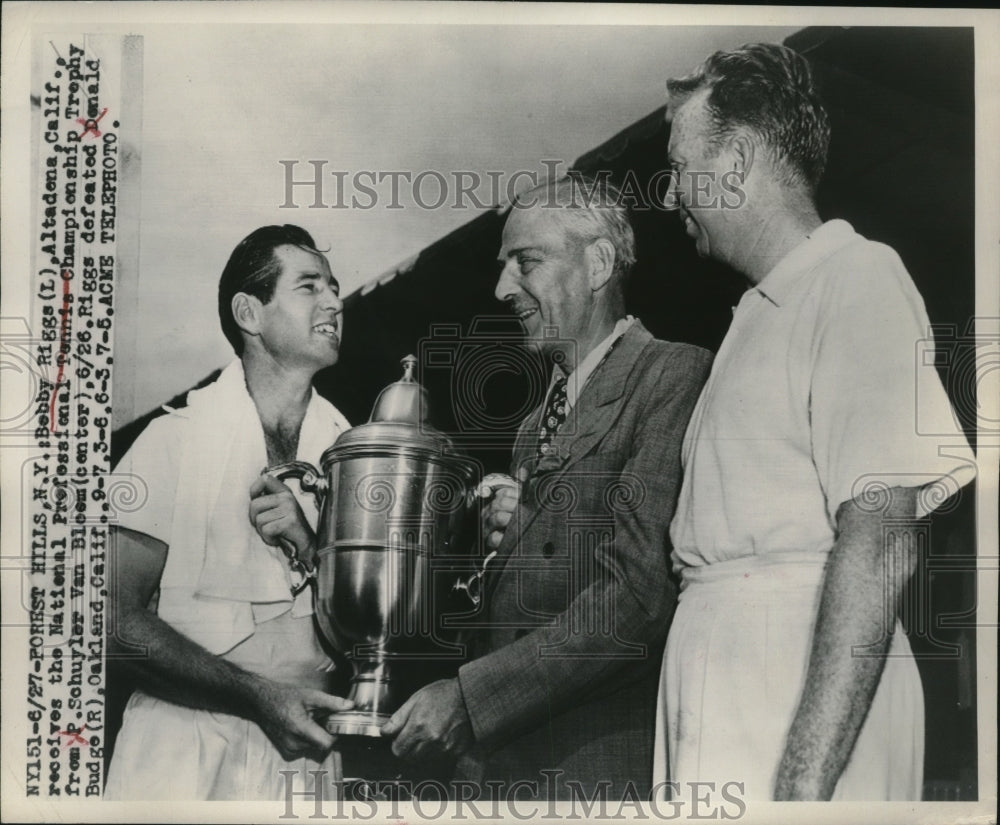1949 Press Photo Bobby Riggs wins National Professional Tennis Championship - Historic Images