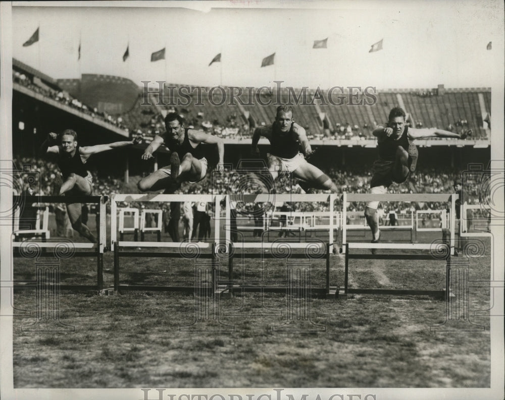 1933 Press Photo Pennsylvania shuttle hurdle relay team at Penn Relay Carnival- Historic Images