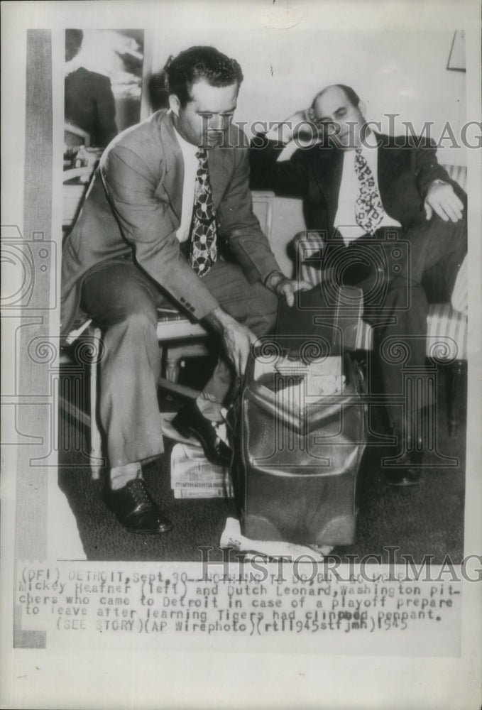 1945 Press Photo Washington pitchers Mickey Heafner and Dutch Leonard - Historic Images