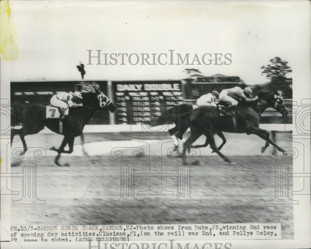 1950 Press Photo Iron Duke wins the second race of the day at Garden State Park - Historic Images