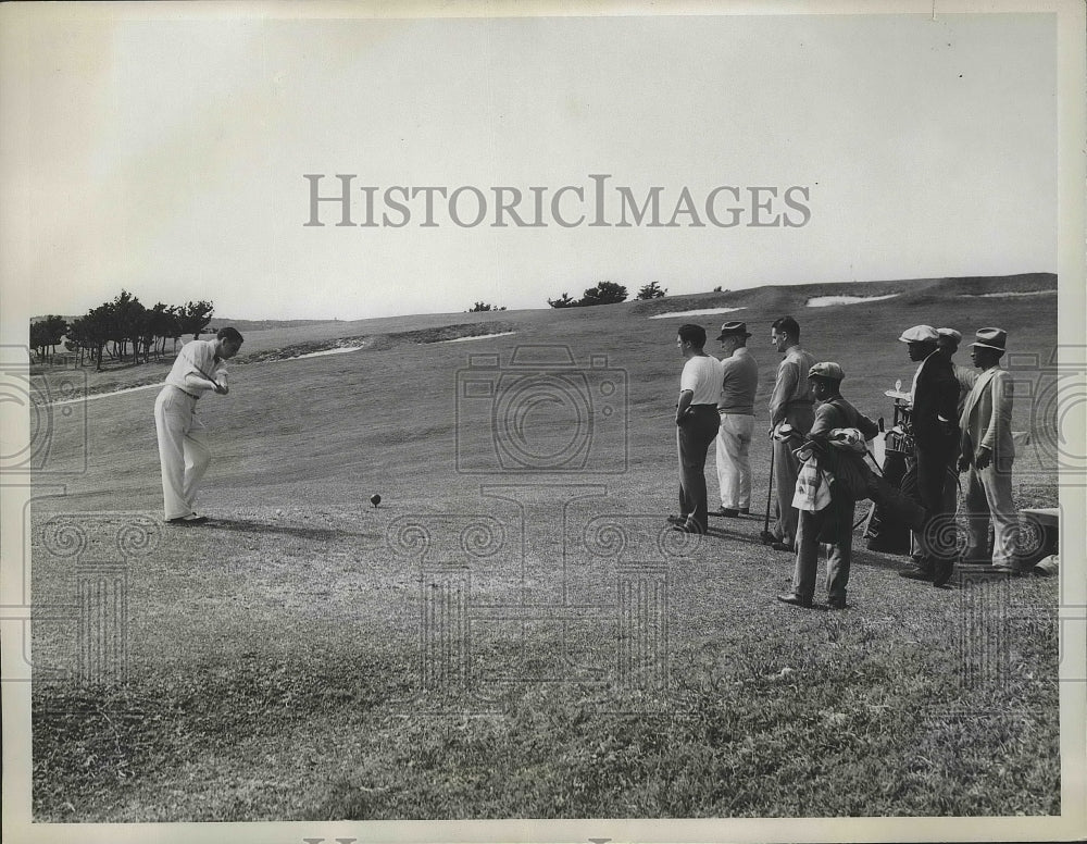 1935 Press Photo CA Stuart at 2nd Mid Ocean golf Castle Harbor Bermuda- Historic Images